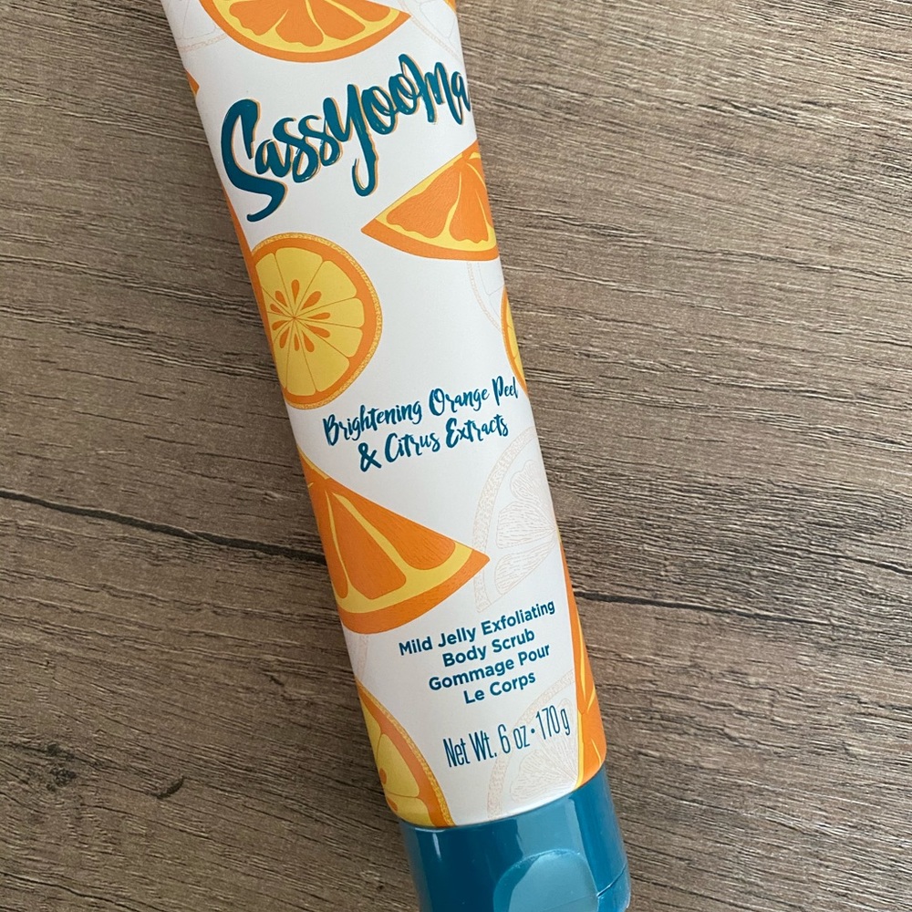Sassyooma jelly exfoliating body scrub